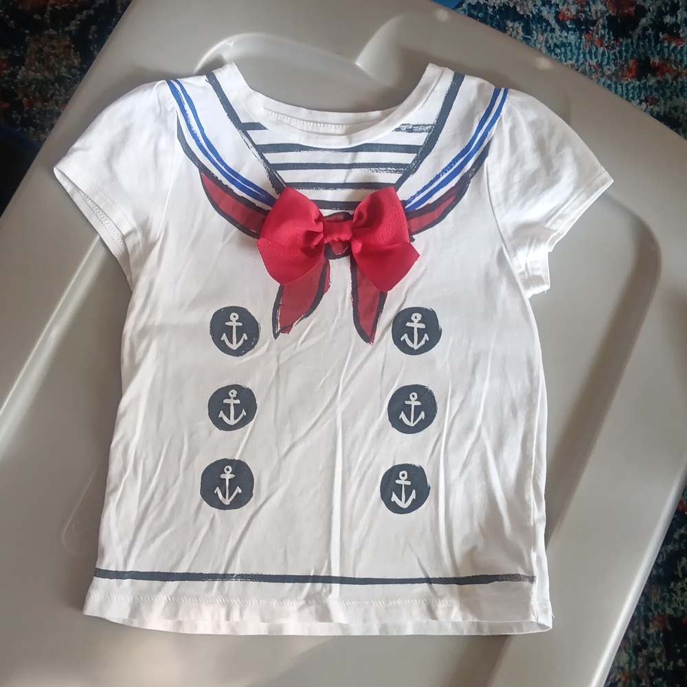 Gap graphic sailor tee with bow